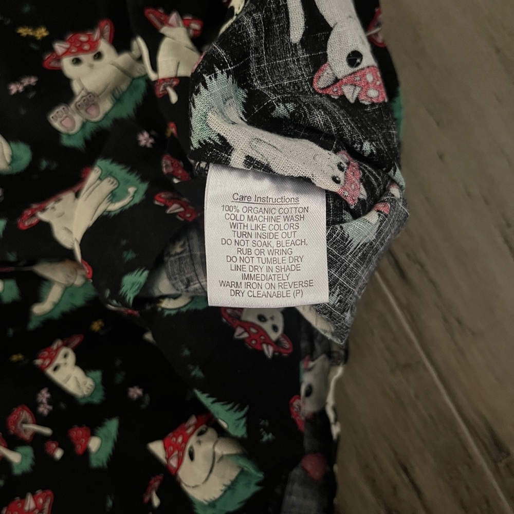 Dangerfield Cat and Mushroom Print Shirt Size 10 - Picture 7 of 7